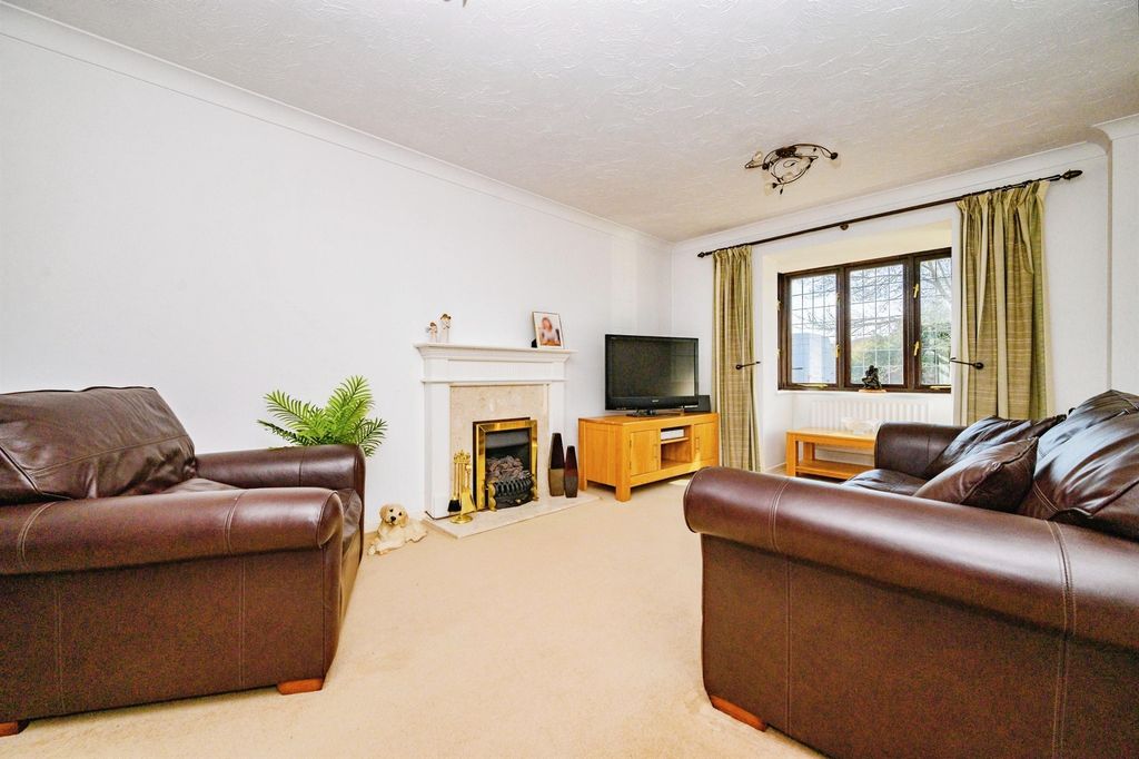 Property photo 2 of 17
