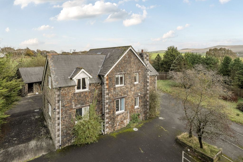 Property photo 2 of 23 Picture No. 14