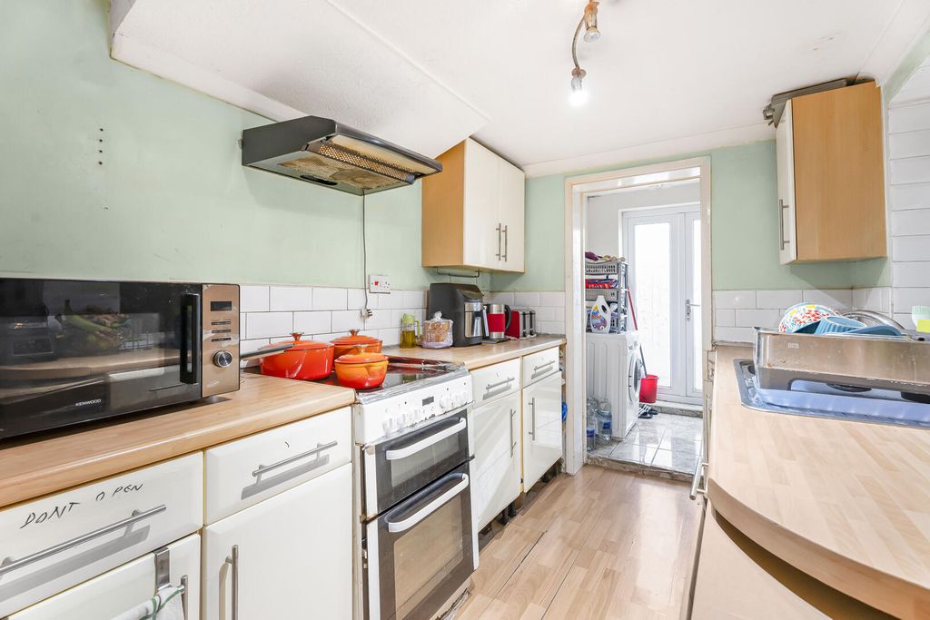 Property photo 3 of 24 Kitchen