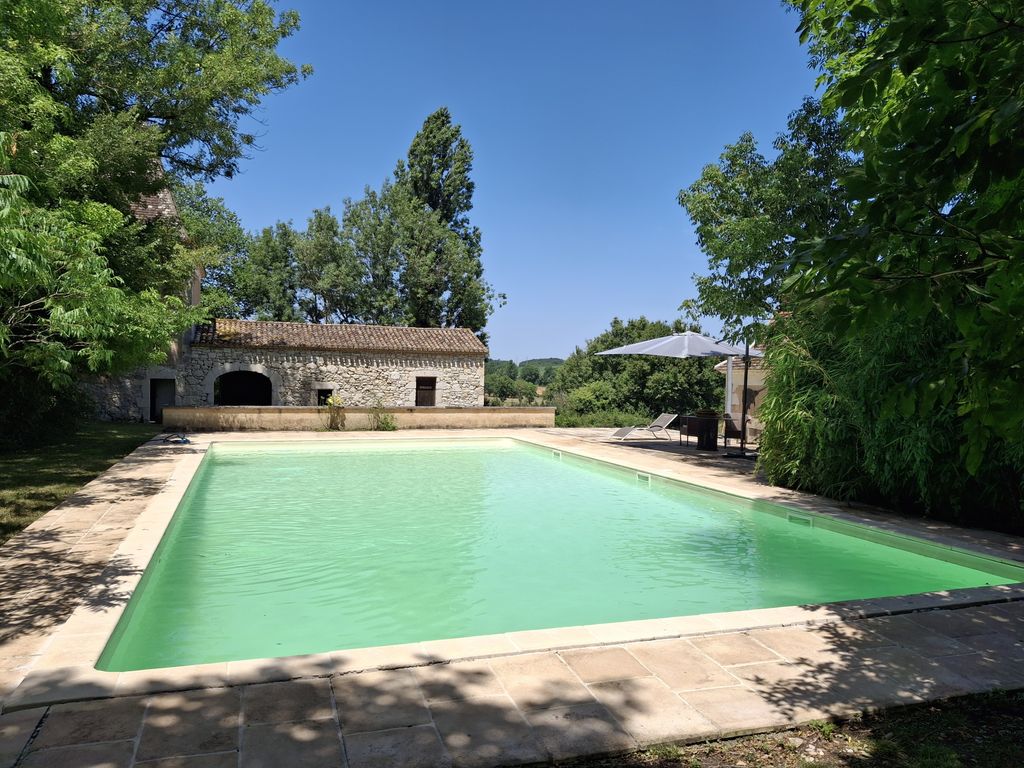 Property photo 1 of 24