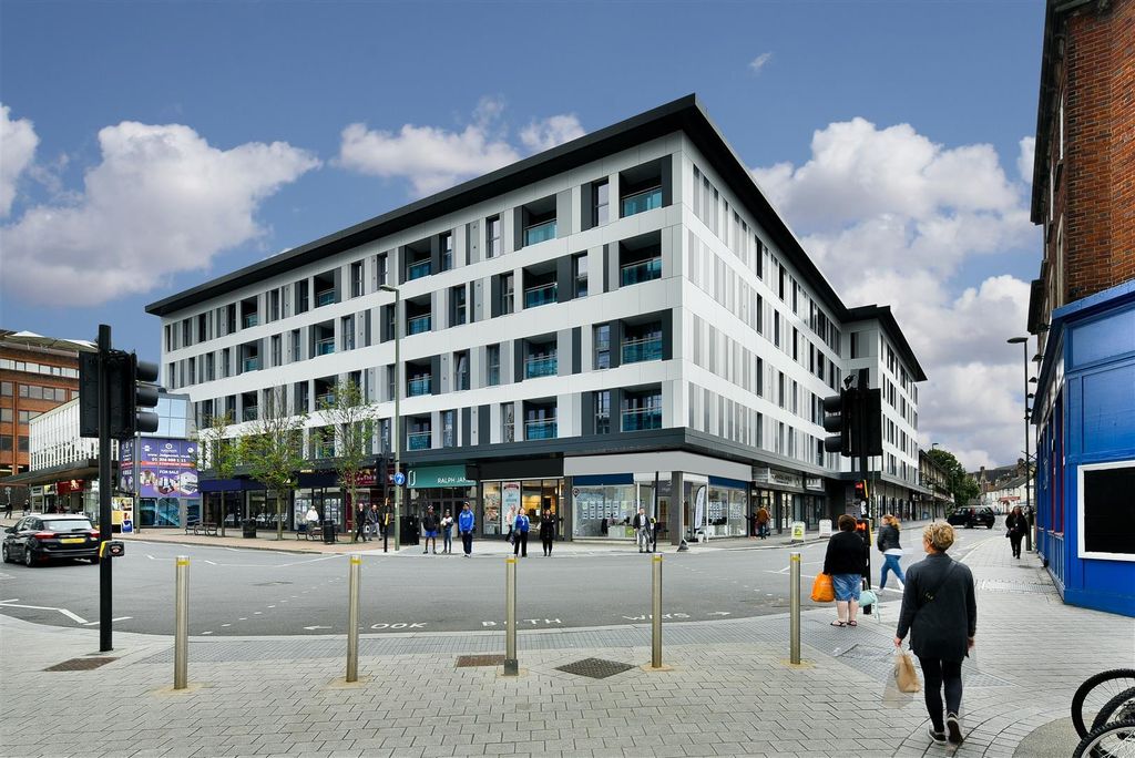 Property photo 1 of 8