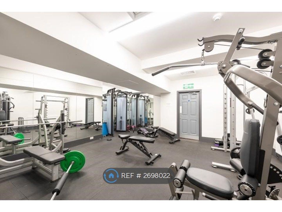 Property photo 3 of 12 Gym - Weights