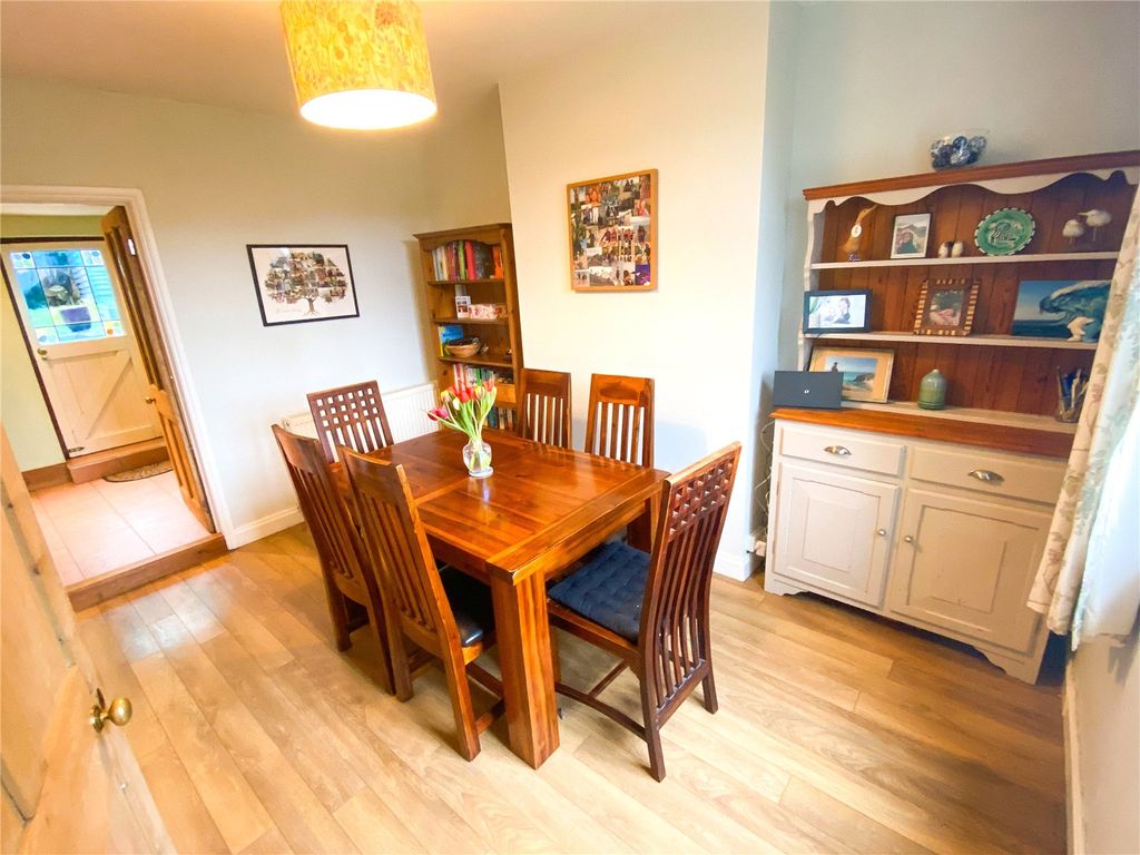 Property photo 3 of 17 Picture No. 33