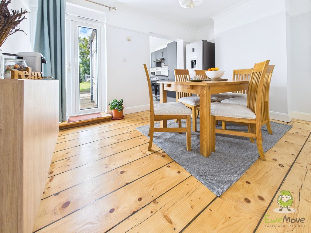 Property photo 1 of 24 Cam01543G0-Pr0145-Still025