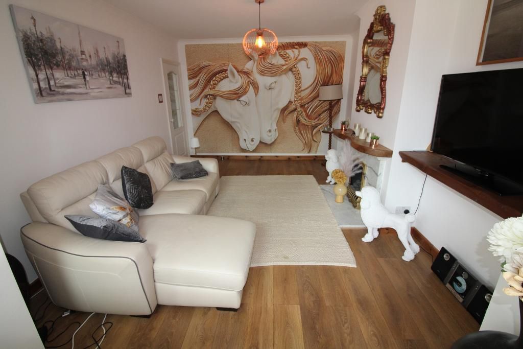 Property photo 2 of 15 Lounge