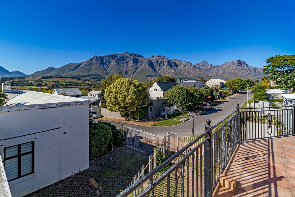 Property photo 2 of 67 St1701458