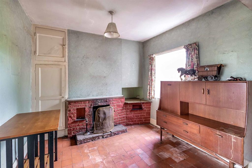 Property photo 3 of 16 Dining Room