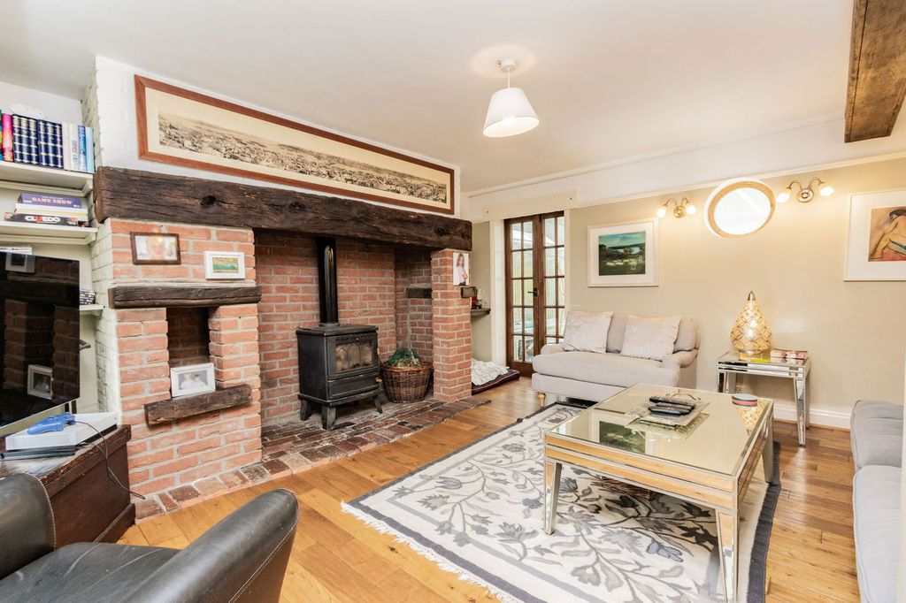 Property photo 2 of 16