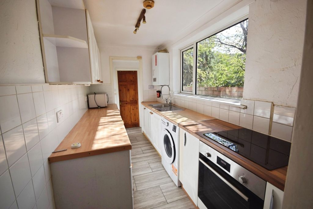 Property photo 2 of 8 Smith Kitchen