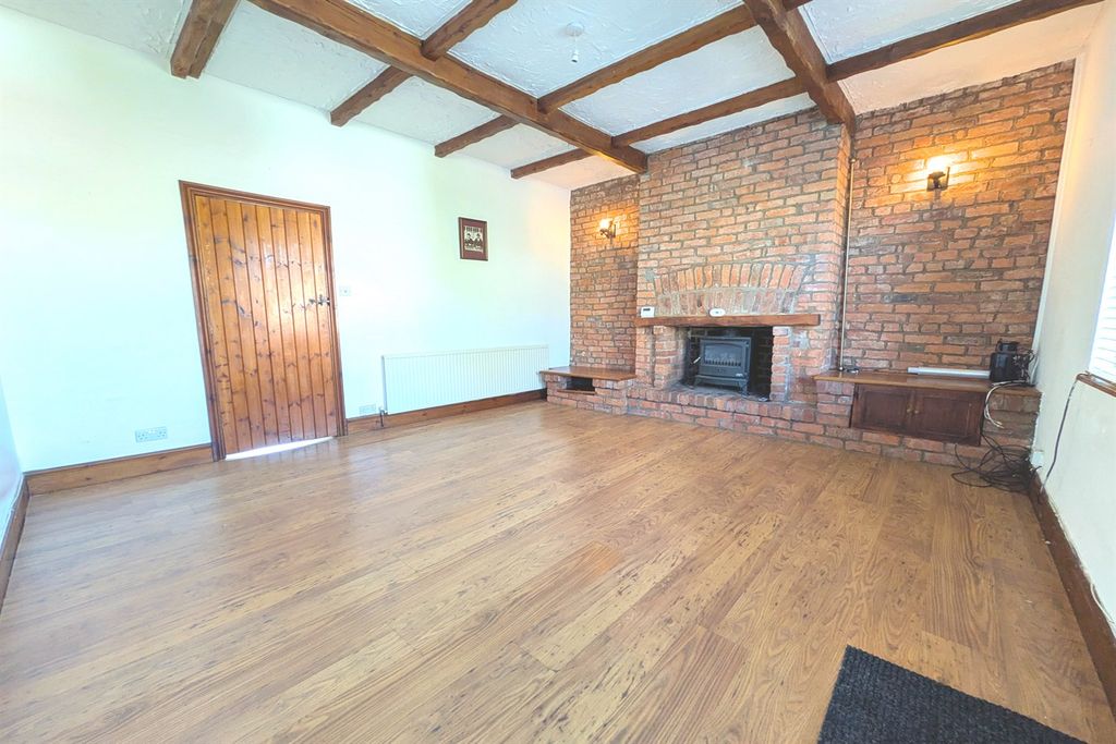 Property photo 3 of 9 Lounge