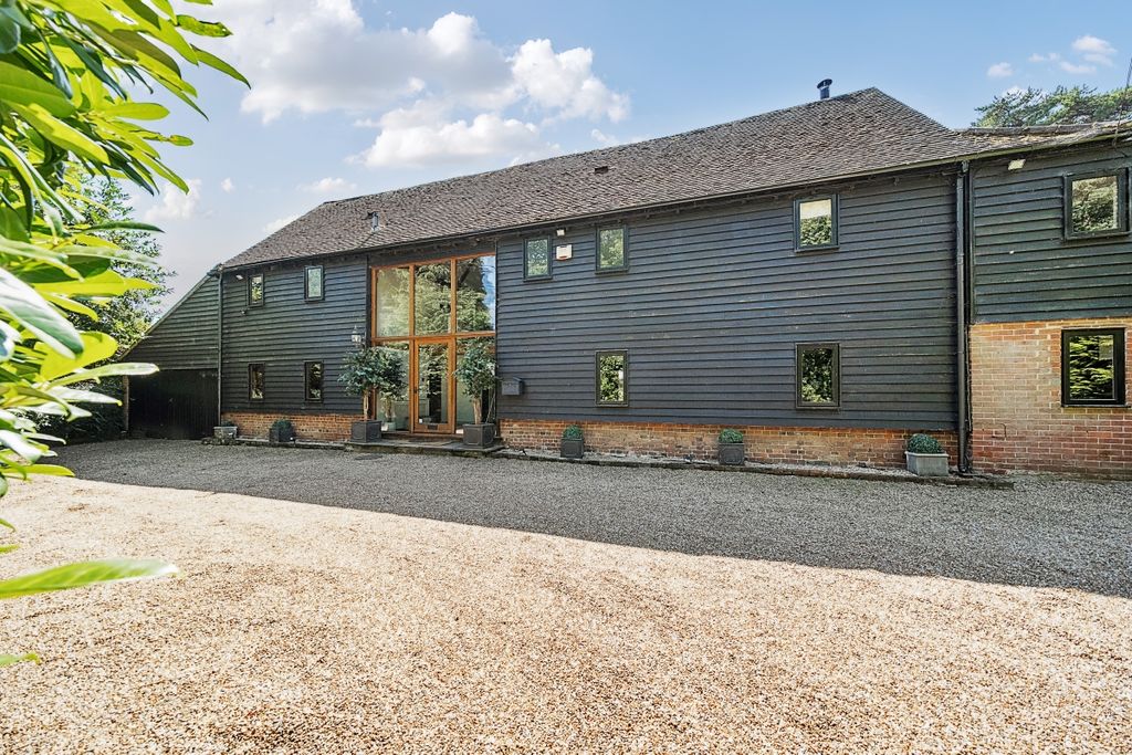 Property photo 1 of 30 1335532-12-689A4B...