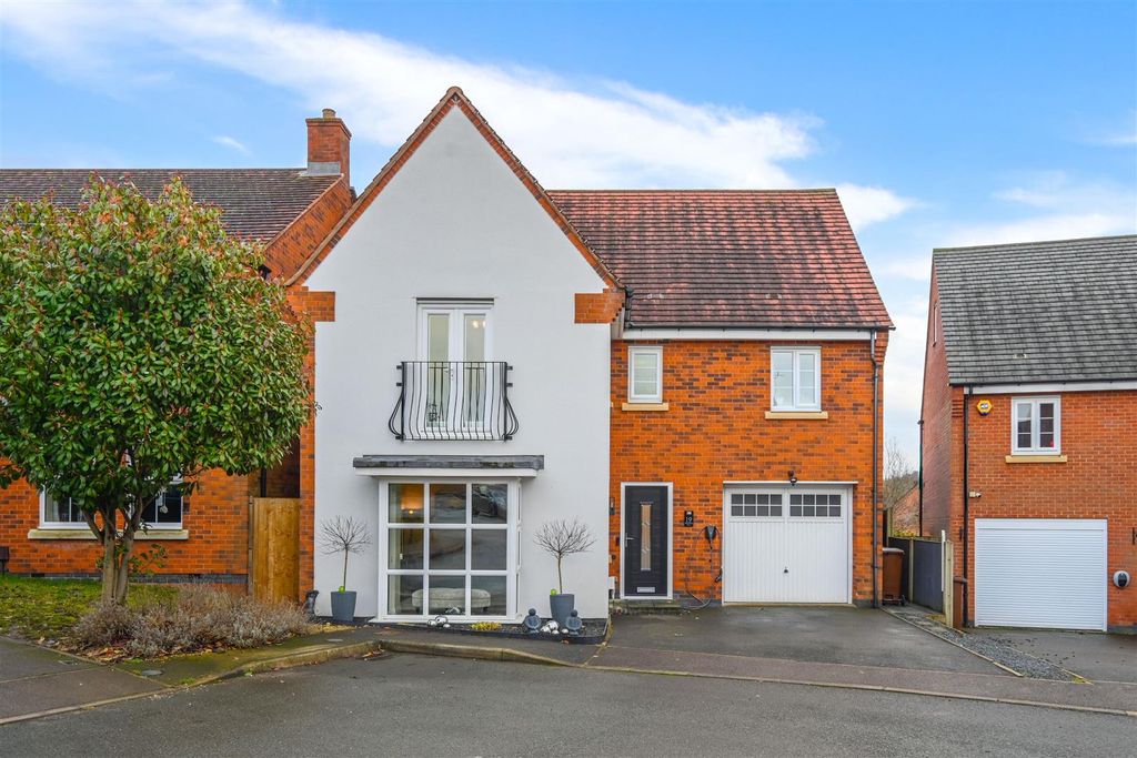 Property photo 1 of 52 Westminster Drive, Church Gresley (52).Jpg