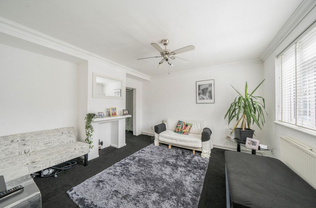 Property photo 3 of 18 Reception Room