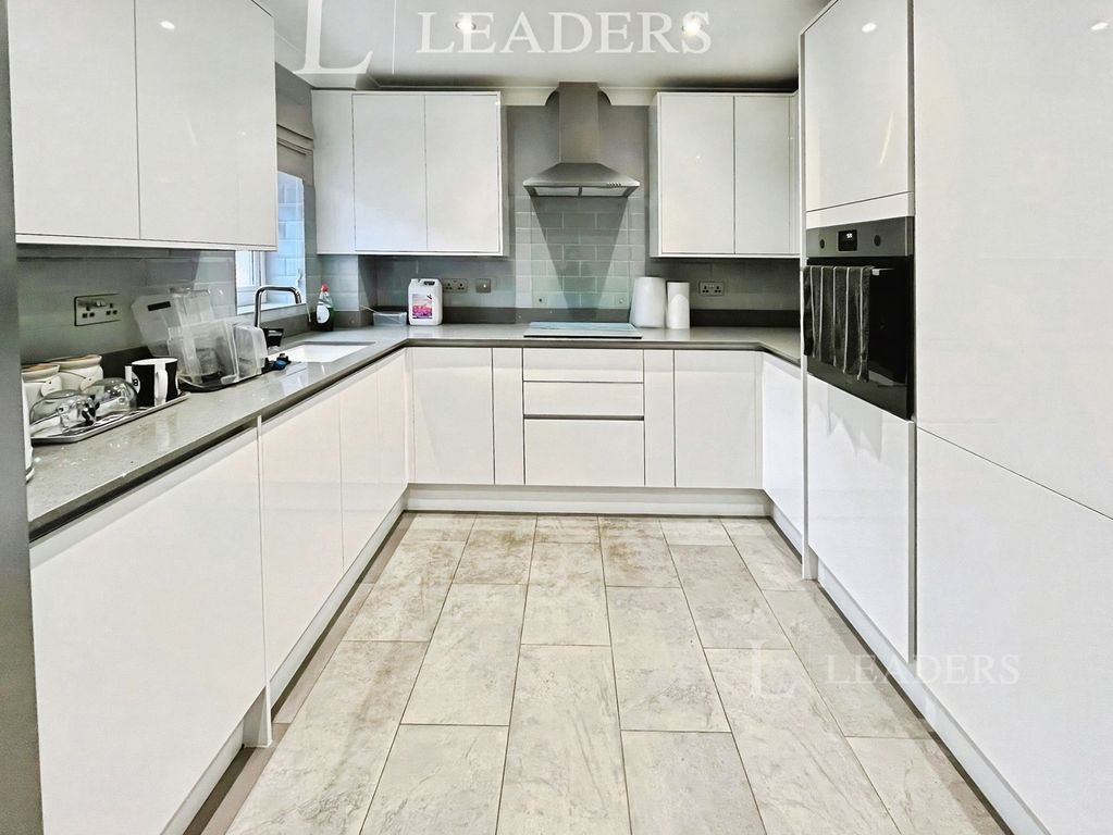 Property photo 3 of 13 Kitchen