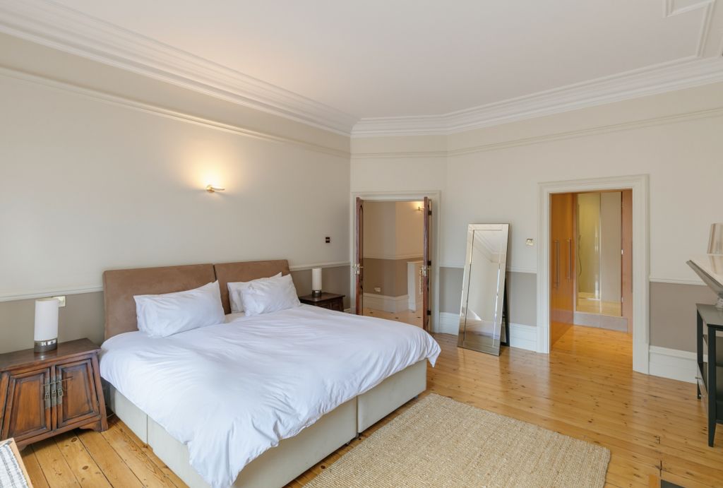 Property photo 3 of 11 Parkmansions35-034