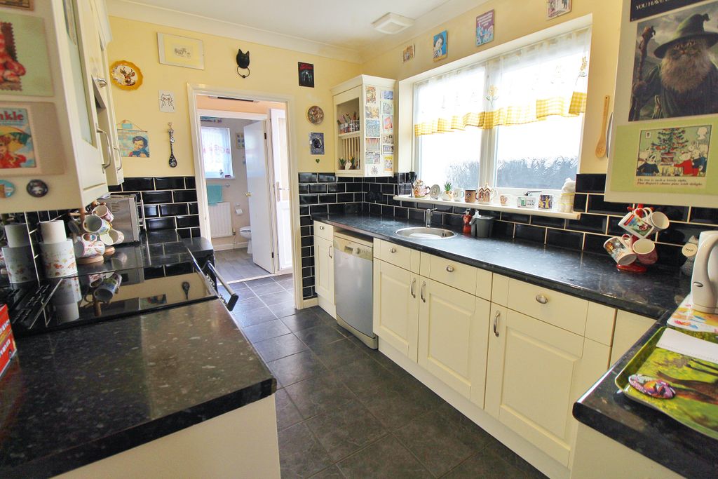 Property photo 3 of 15