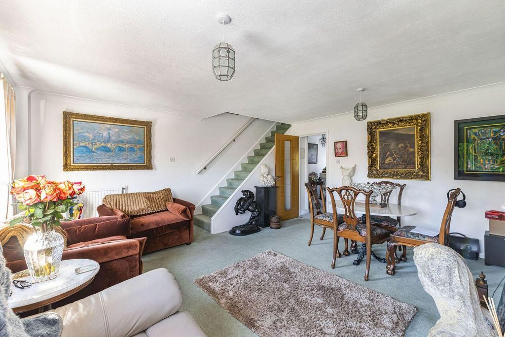 Property photo 2 of 18 Living Room