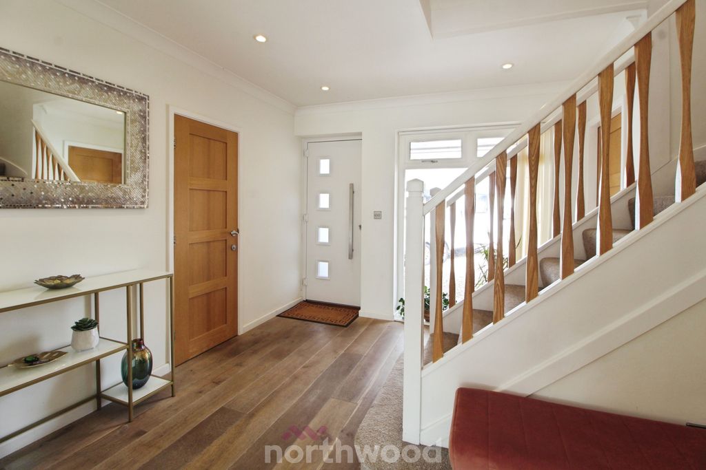 Property photo 3 of 46