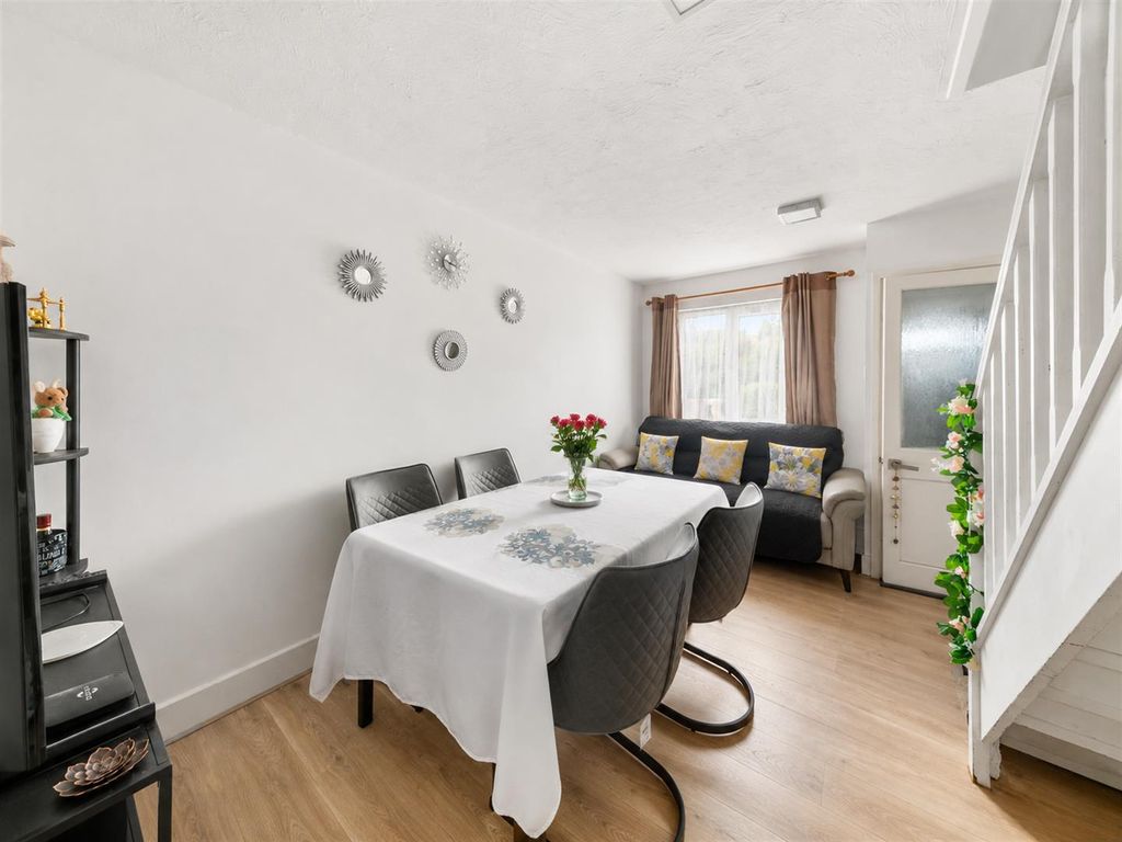 Property photo 3 of 14 Bc64d78c-29d0-4984-9Bc7-A00215Df2c84.Png