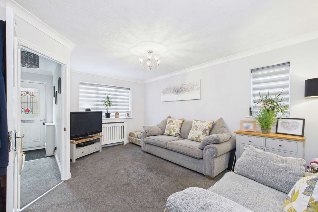 Property photo 2 of 17