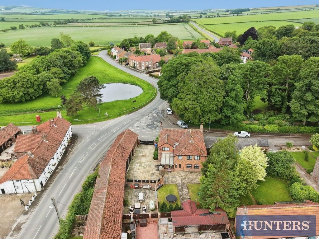 Property photo 2 of 35 632B4d43-ba695786-Dji_20260603091518_0606_D.Jpg