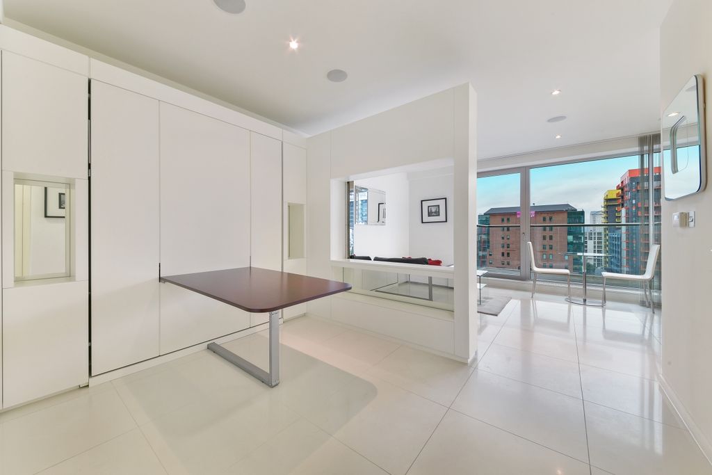 Property photo 3 of 7 Dining Area