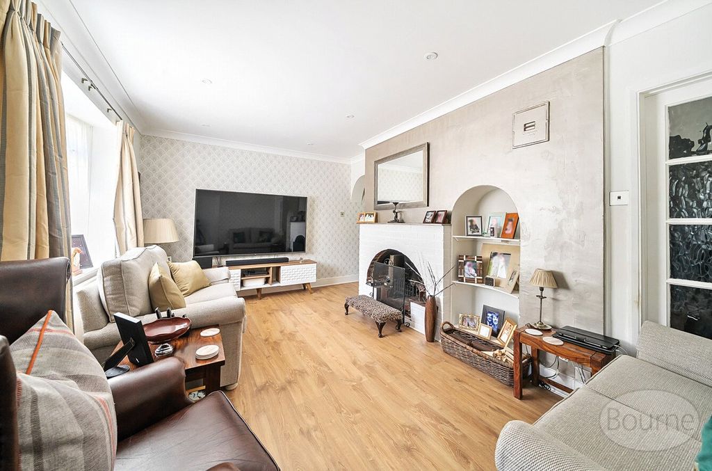 Property photo 2 of 15 Picture No. 27
