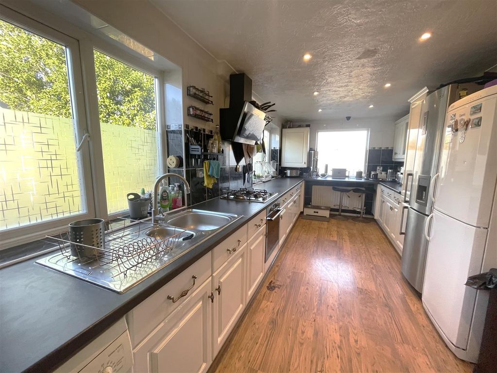 Property photo 2 of 13 Kitchen 1.Jpeg