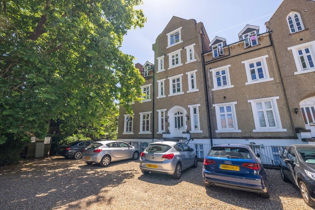 Property photo 1 of 8