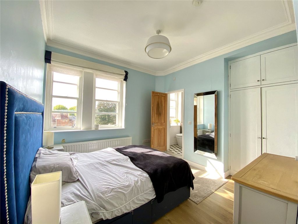 Property photo 3 of 30 Picture No. 04