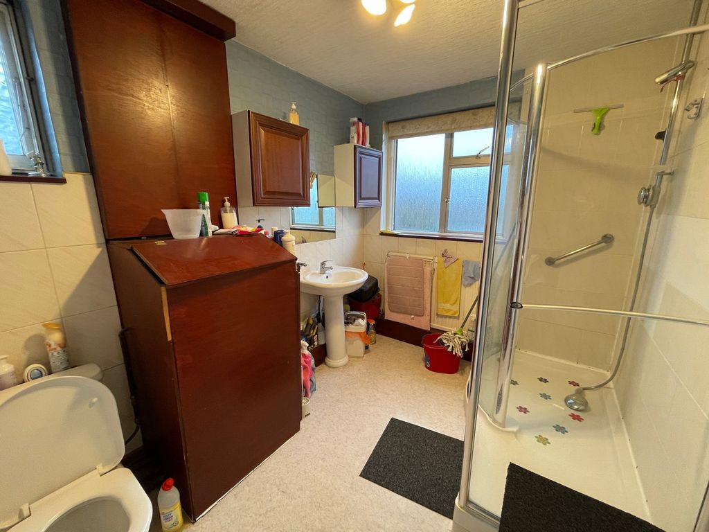 Property photo 3 of 4