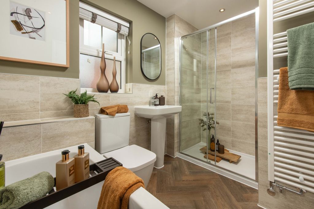 Property photo 3 of 10 Brook View Avondale Show Home Family Bathroom