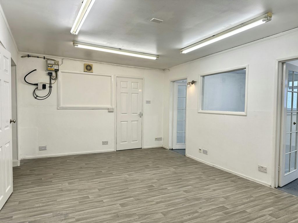 Property photo 3 of 6 Img_3494.Jpg