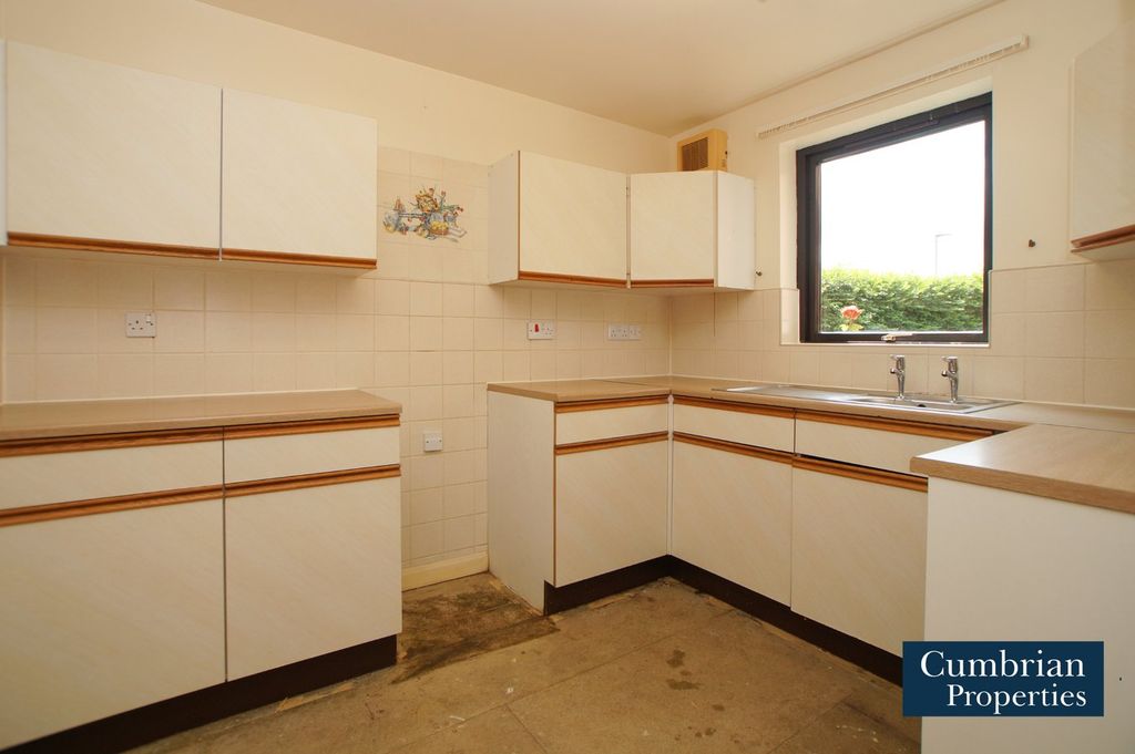 Property photo 2 of 16 Kitchen