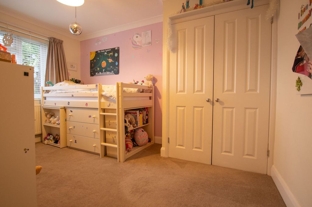 Additional image 13 of 3 bed semi-detached house for saleByrefield Road, Guildford GU2