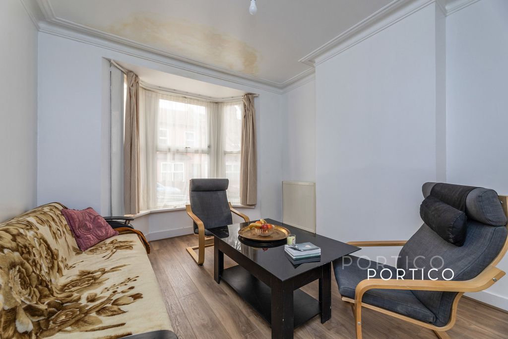 Property photo 3 of 20 Pbox-Img.Jpg