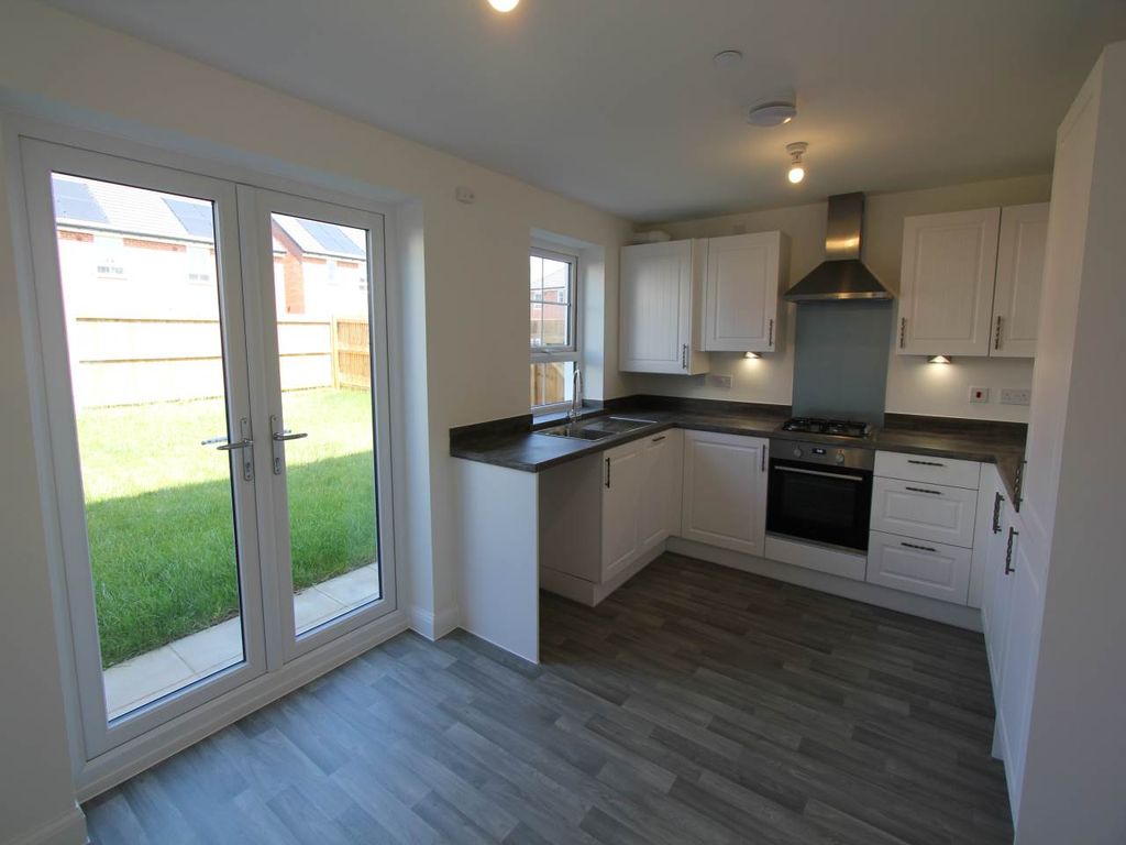 Property photo 2 of 12 Kichen