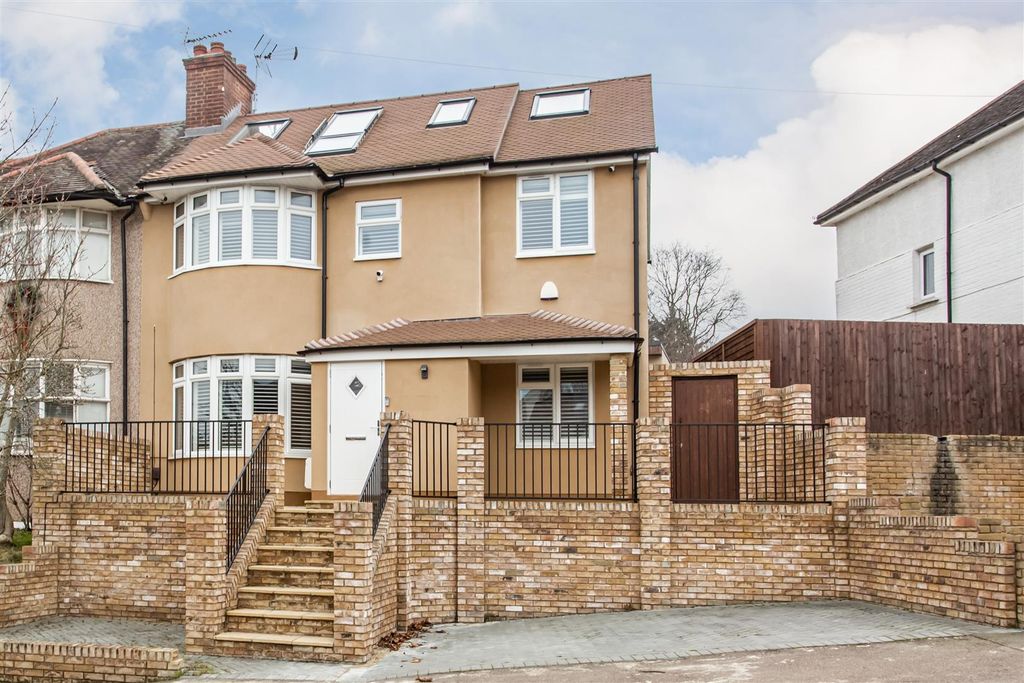 Property photo 1 of 16 Ankerdine Crescent