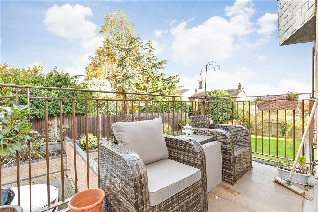 Property photo 2 of 11 Balcony / Terrace