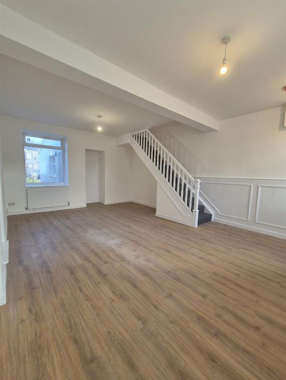 Property photo 3 of 17 Screenshot_20240905_105345_Photos.Jpg