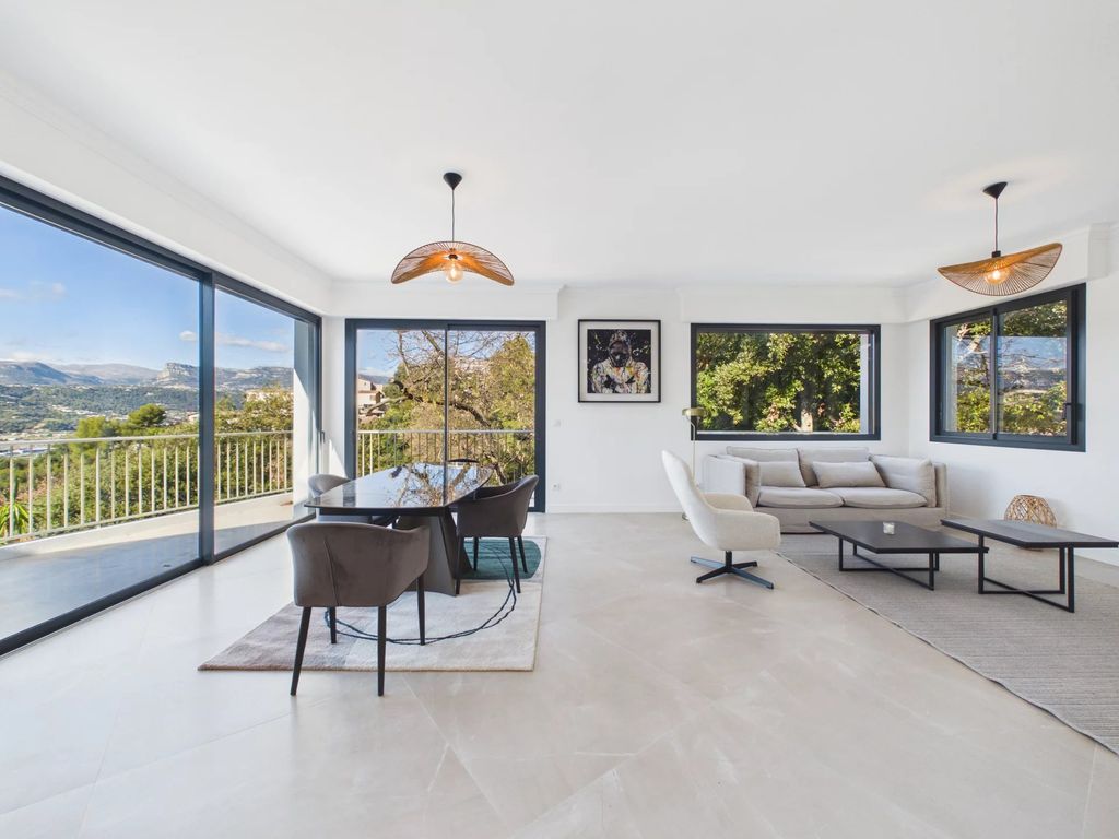 Property photo 3 of 27