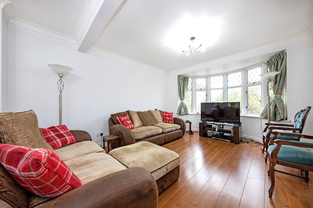Property photo 2 of 9