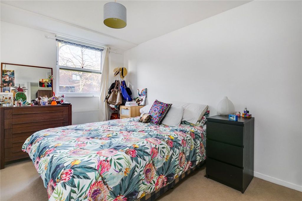 Property photo 3 of 4