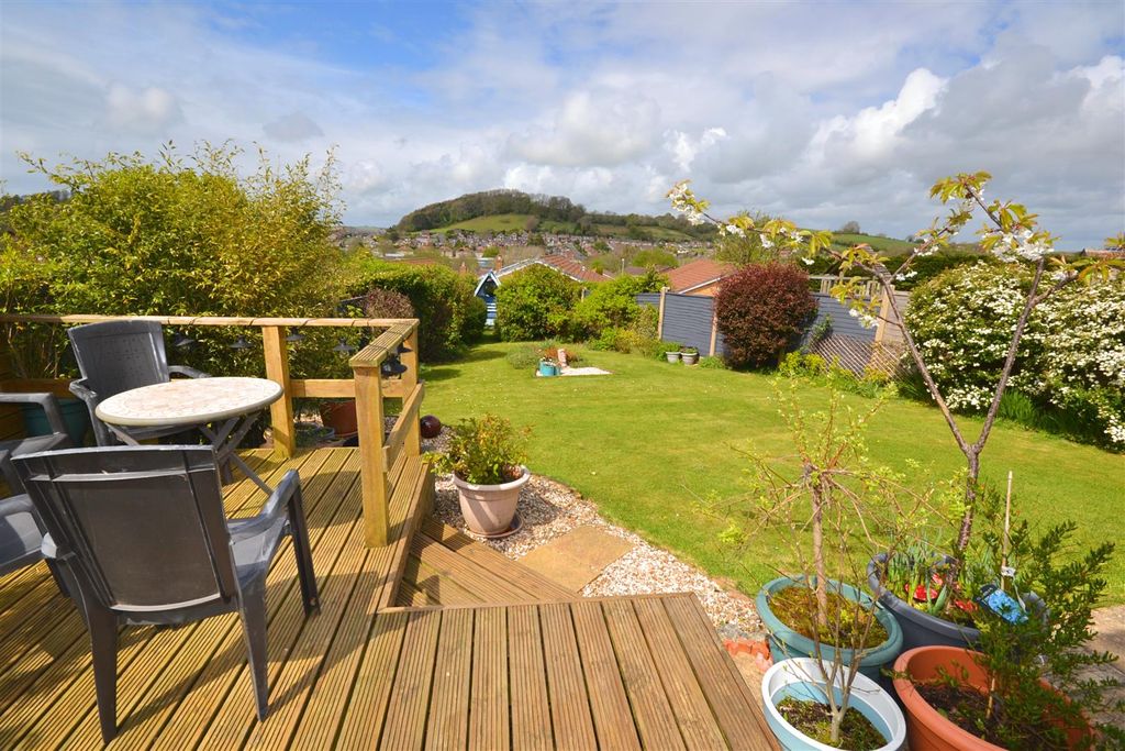 Property photo 2 of 25 19 (4).Png