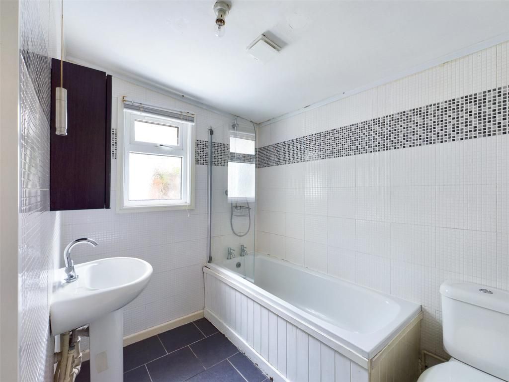 Property photo 2 of 3