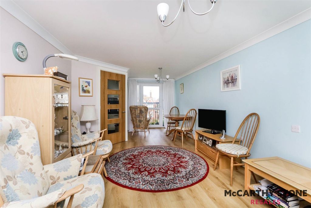 Property photo 3 of 20 35Martellocourtjevingtongardenseastbourne24.Jpg