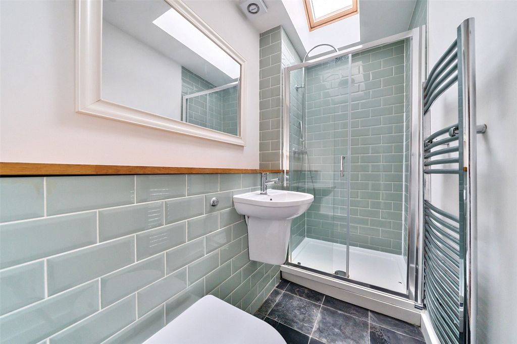 Property photo 3 of 23 Bathroom