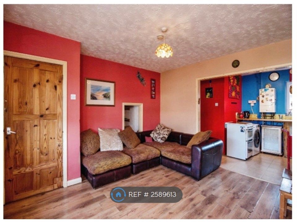 Property photo 2 of 9