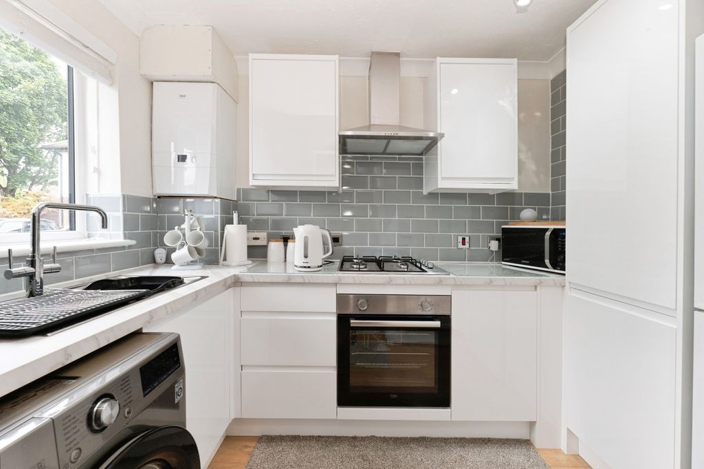 Property photo 3 of 17 Photo