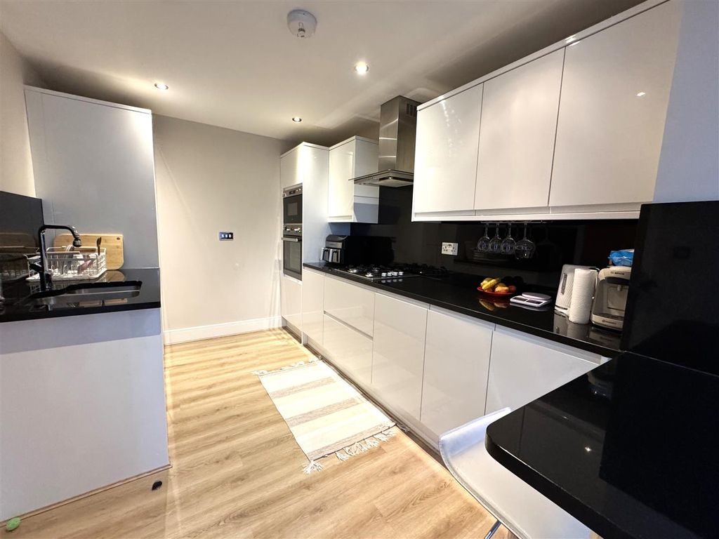 Property photo 2 of 13 Img_2868.Jpg